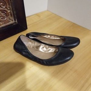 Bcbg leather flats